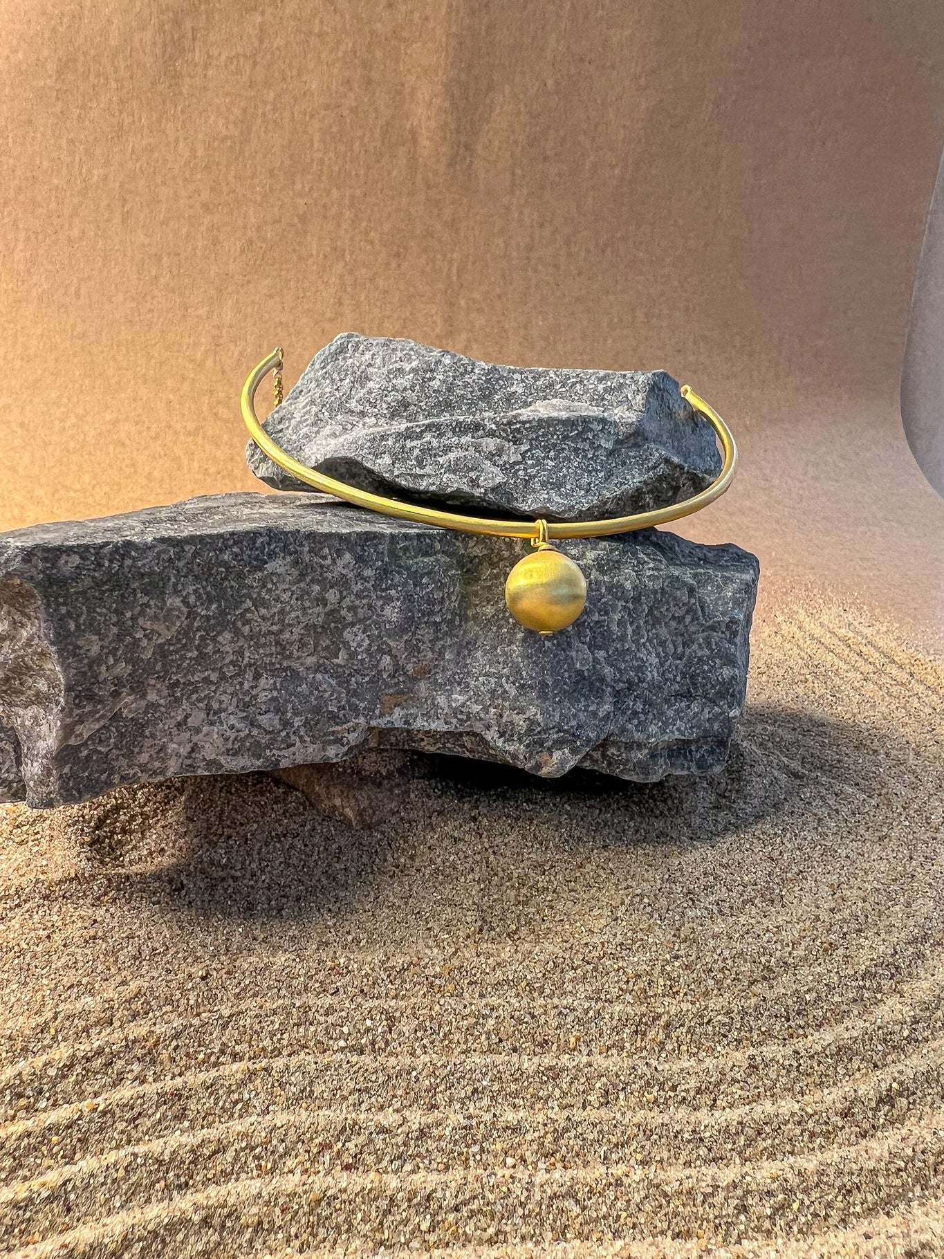 Orb Hustli - CiceroniNeckpieceThe Loom Art