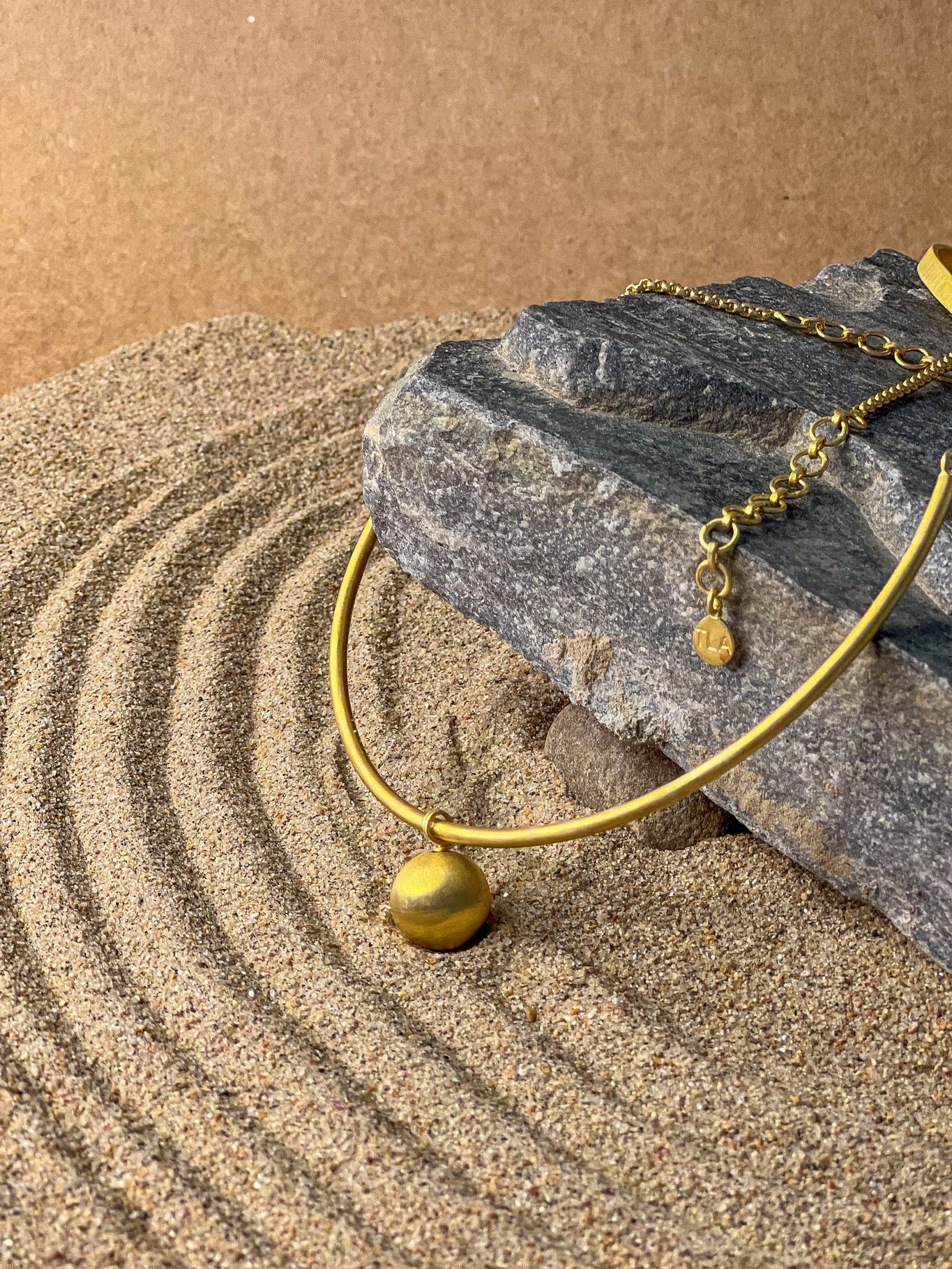 Orb Hustli - CiceroniNeckpieceThe Loom Art