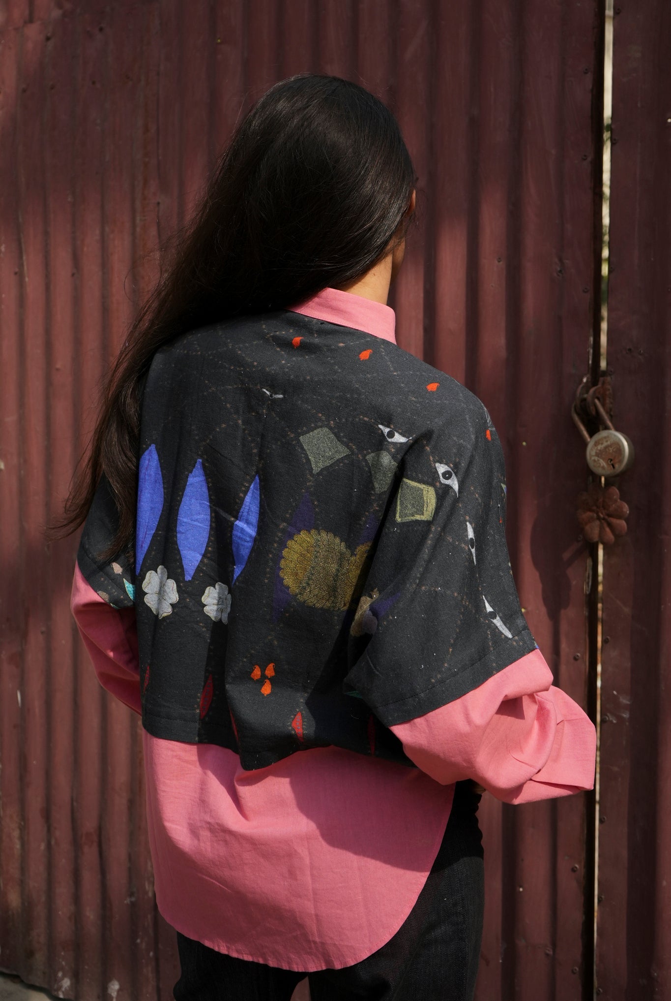 Overlay Shirt In Chetti Black With Clay Pink Colour block - CiceroniWomen ShirtsNIKYTA