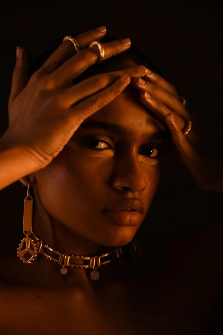 Palisade Choker - Gold and Moonstone - CiceroniNeckpieceBatoki