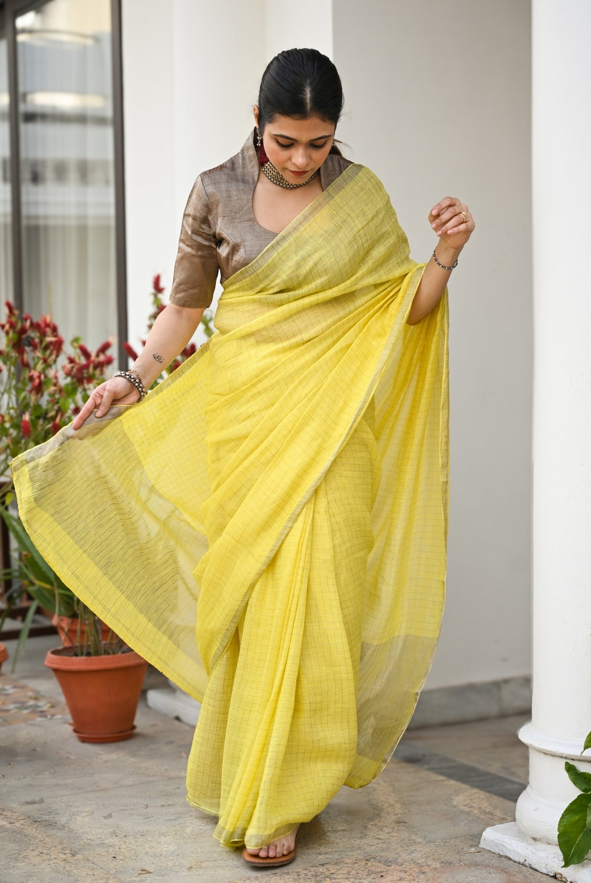 Pallu — Pitambar - Handwoven Checkered Linen Saree, Silver Zari - CiceroniSareePallu