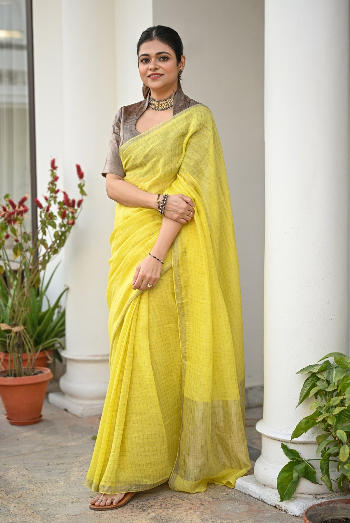 Pallu — Pitambar - Handwoven Checkered Linen Saree, Silver Zari - CiceroniSareePallu