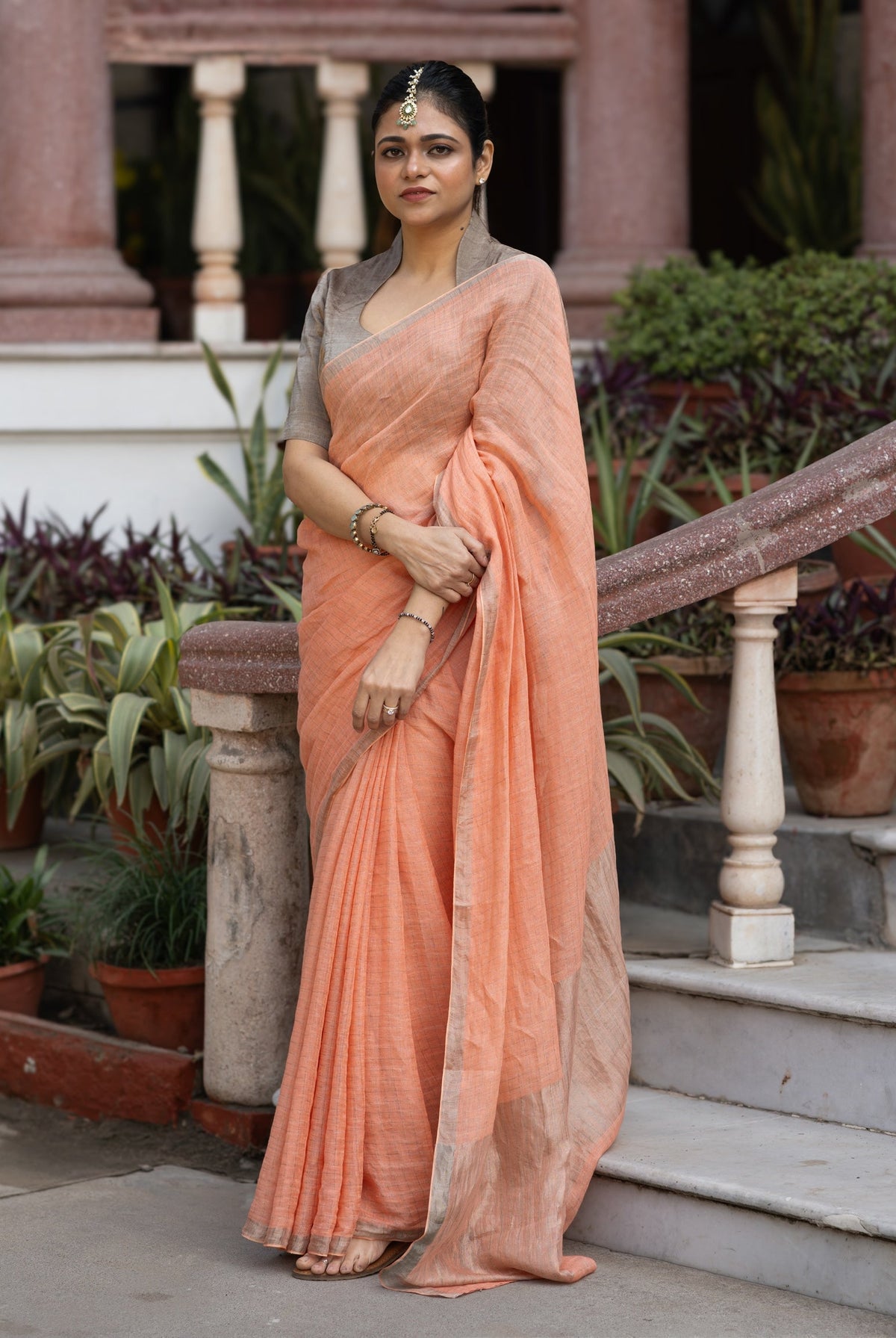 Pallu — Silver Zari Linen Saree - CiceroniSareePallu