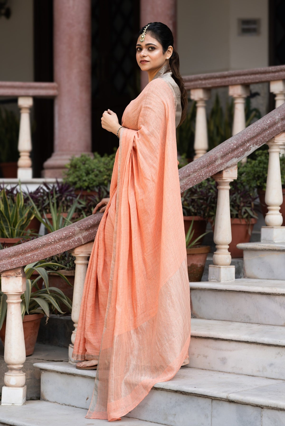 Pallu — Silver Zari Linen Saree - CiceroniSareePallu