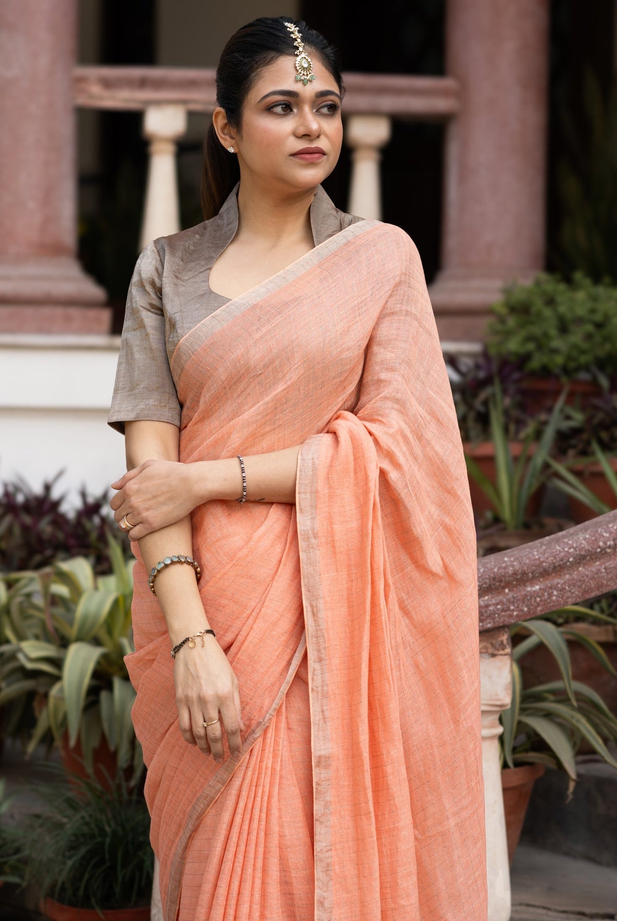 Pallu — Silver Zari Linen Saree - CiceroniSareePallu
