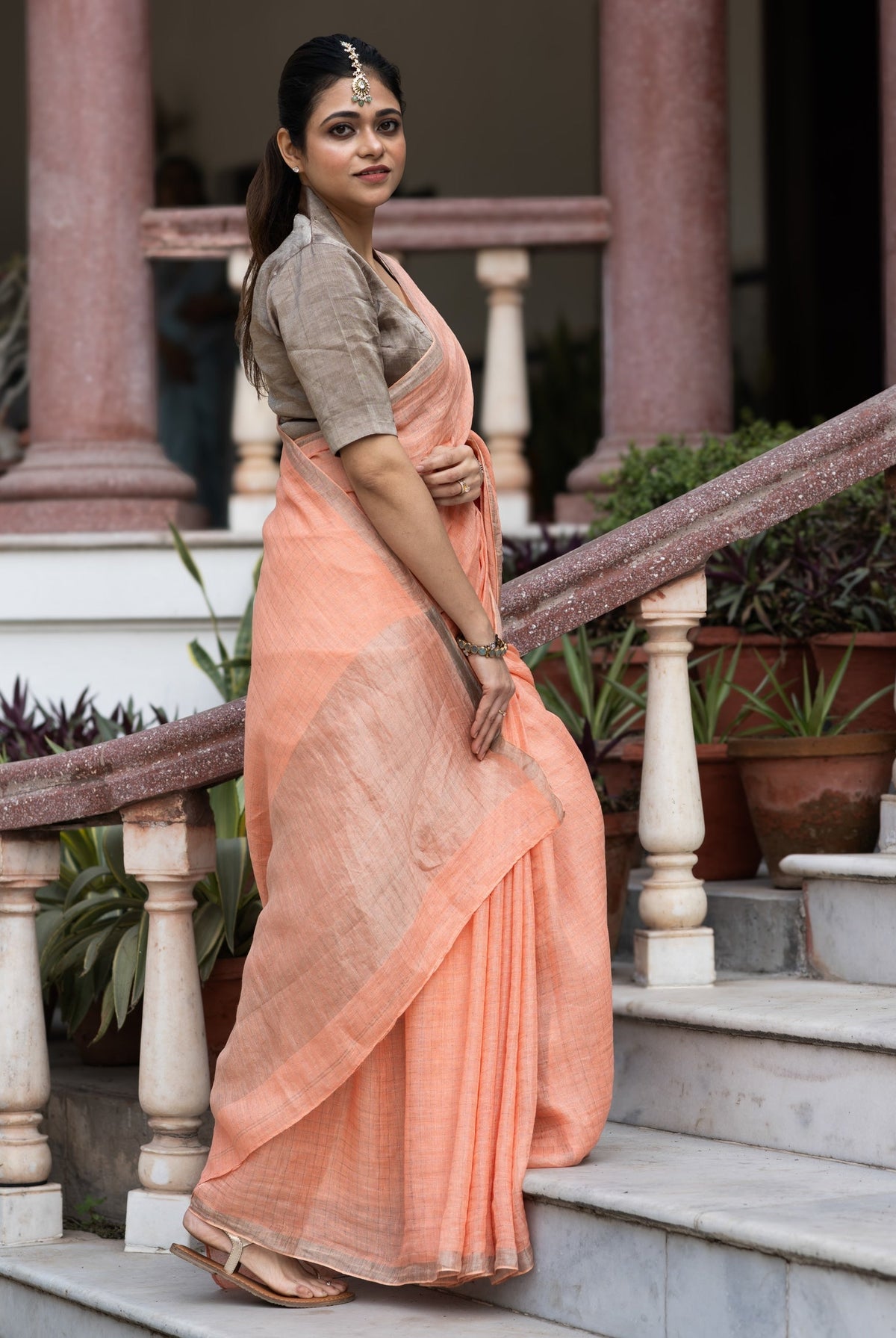 Pallu — Silver Zari Linen Saree - CiceroniSareePallu