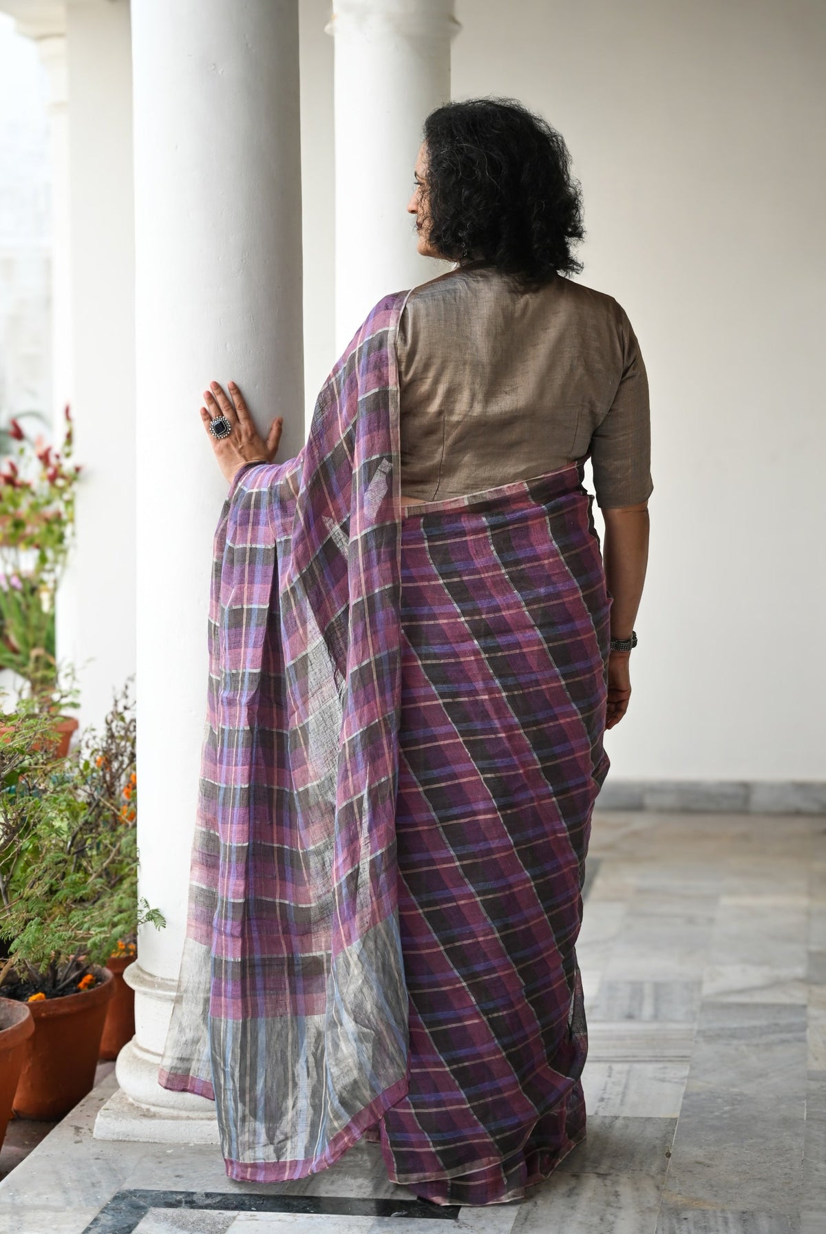 Pallu — Violet Tartan Check Handwoven Linen Saree - CiceroniSareePallu