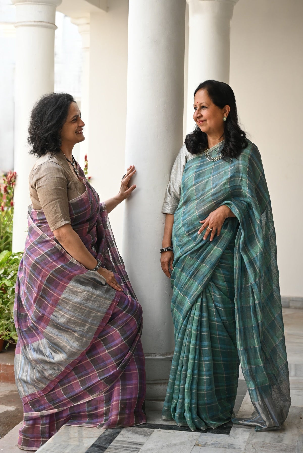 Pallu — Violet Tartan Check Handwoven Linen Saree - CiceroniSareePallu