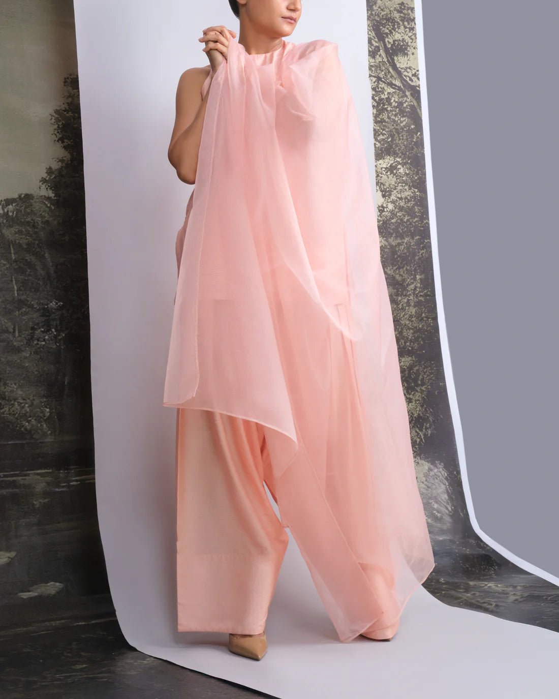 Peach Sleeveless In - Cut Kurta & Farshi Salwar Set - CiceroniKurta Set, Festive WearOtouto