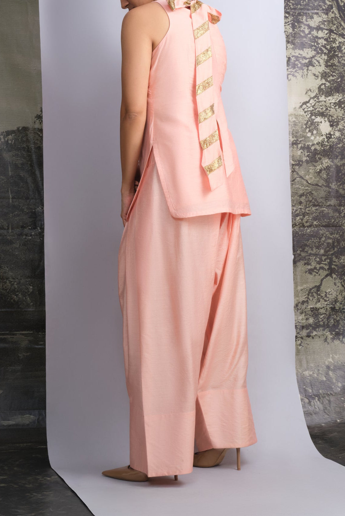 Peach Sleeveless In - Cut Kurta & Farshi Salwar Set - CiceroniKurta Set, Festive WearOtouto