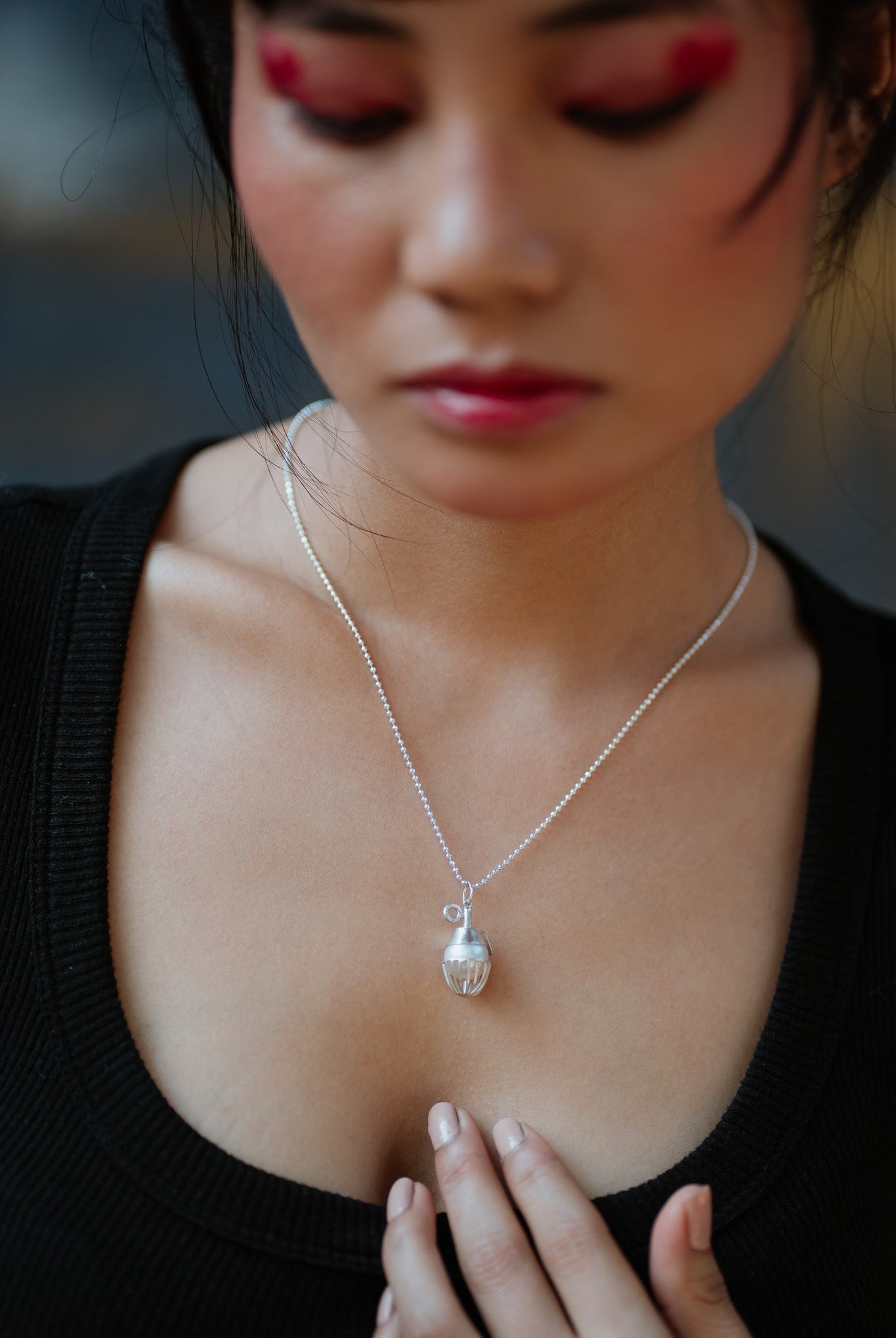 Pearl Grenade - CiceroniNeckpieceBaka