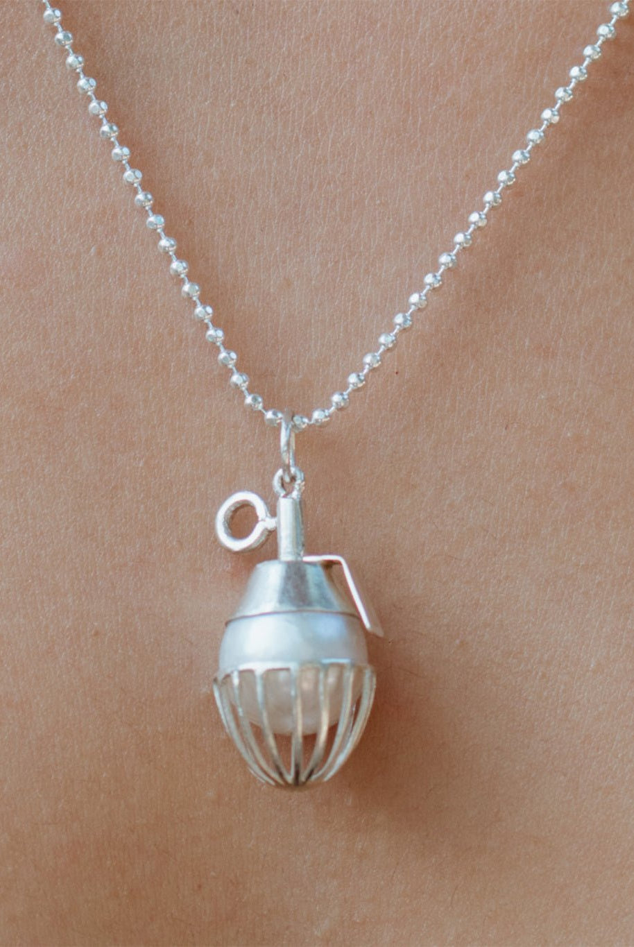 Pearl Grenade - CiceroniNeckpieceBaka