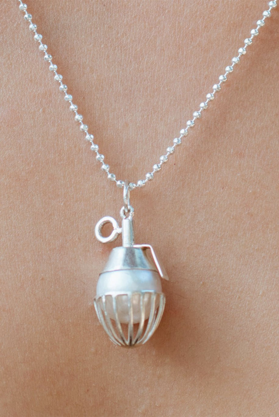 Pearl Grenade - CiceroniNeckpieceBaka
