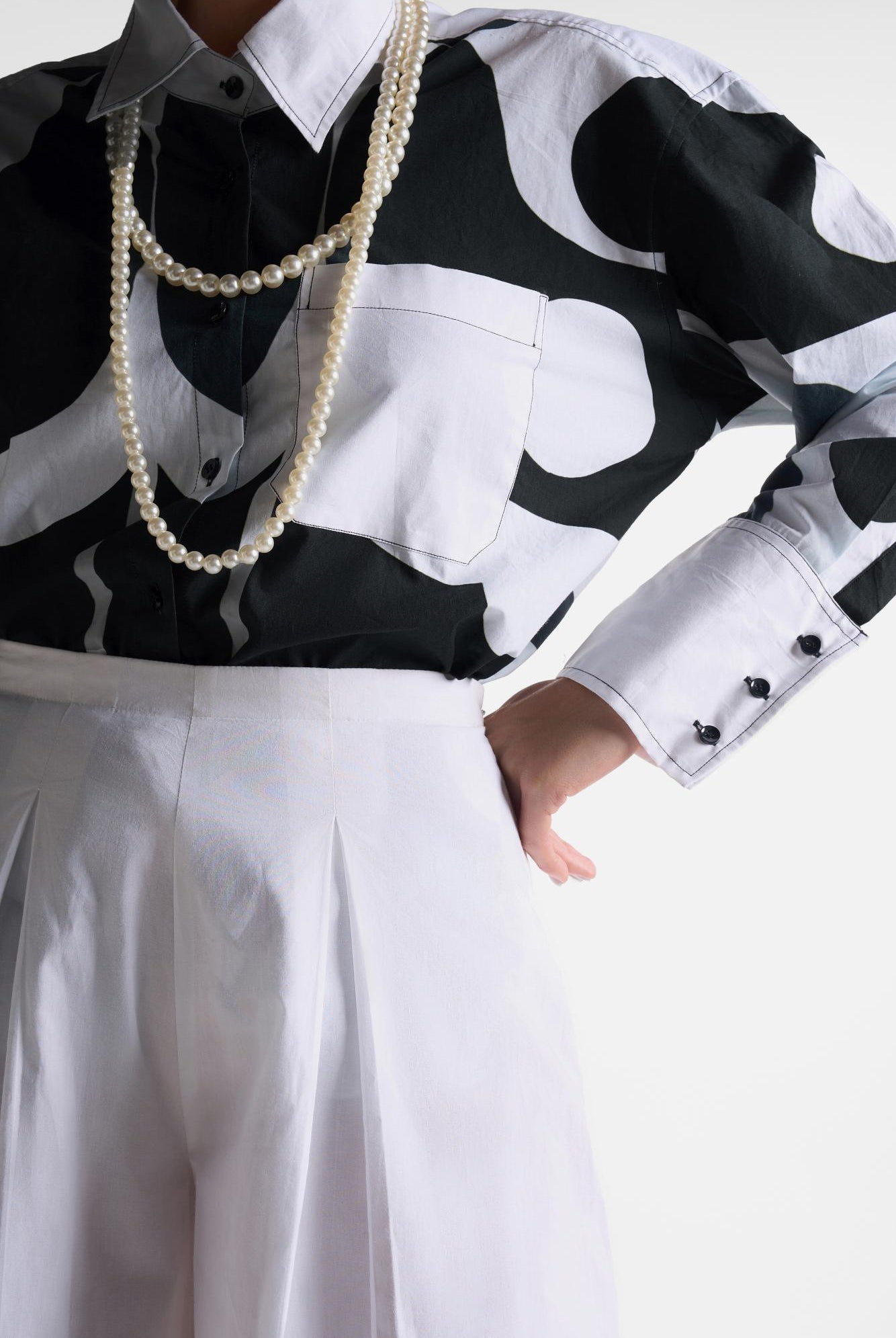 Pearl White Pants - CiceroniPantsEkastories