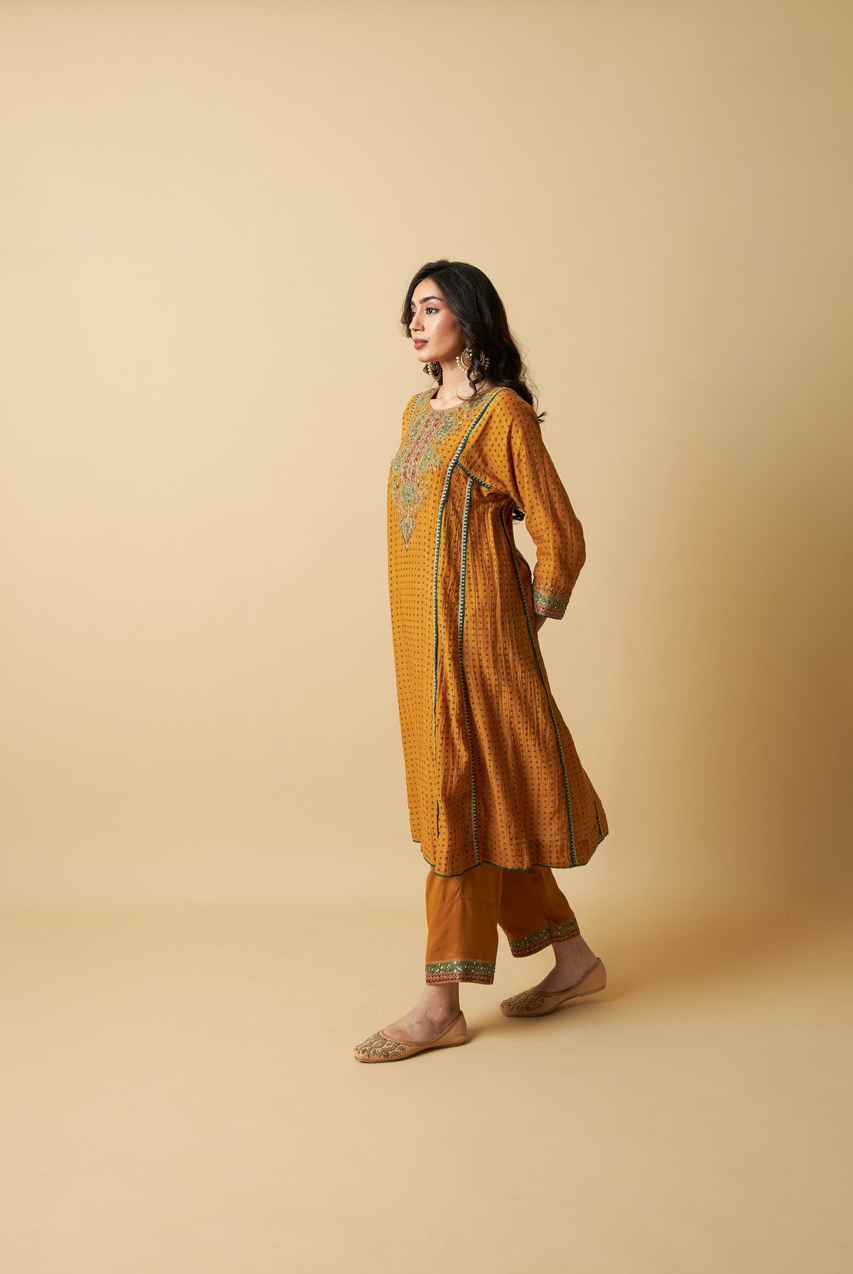 Peeli Pataka Embroidered Kurta Set- Set of 2 - CiceroniKurta Set, Festive WearPants and Pajamas