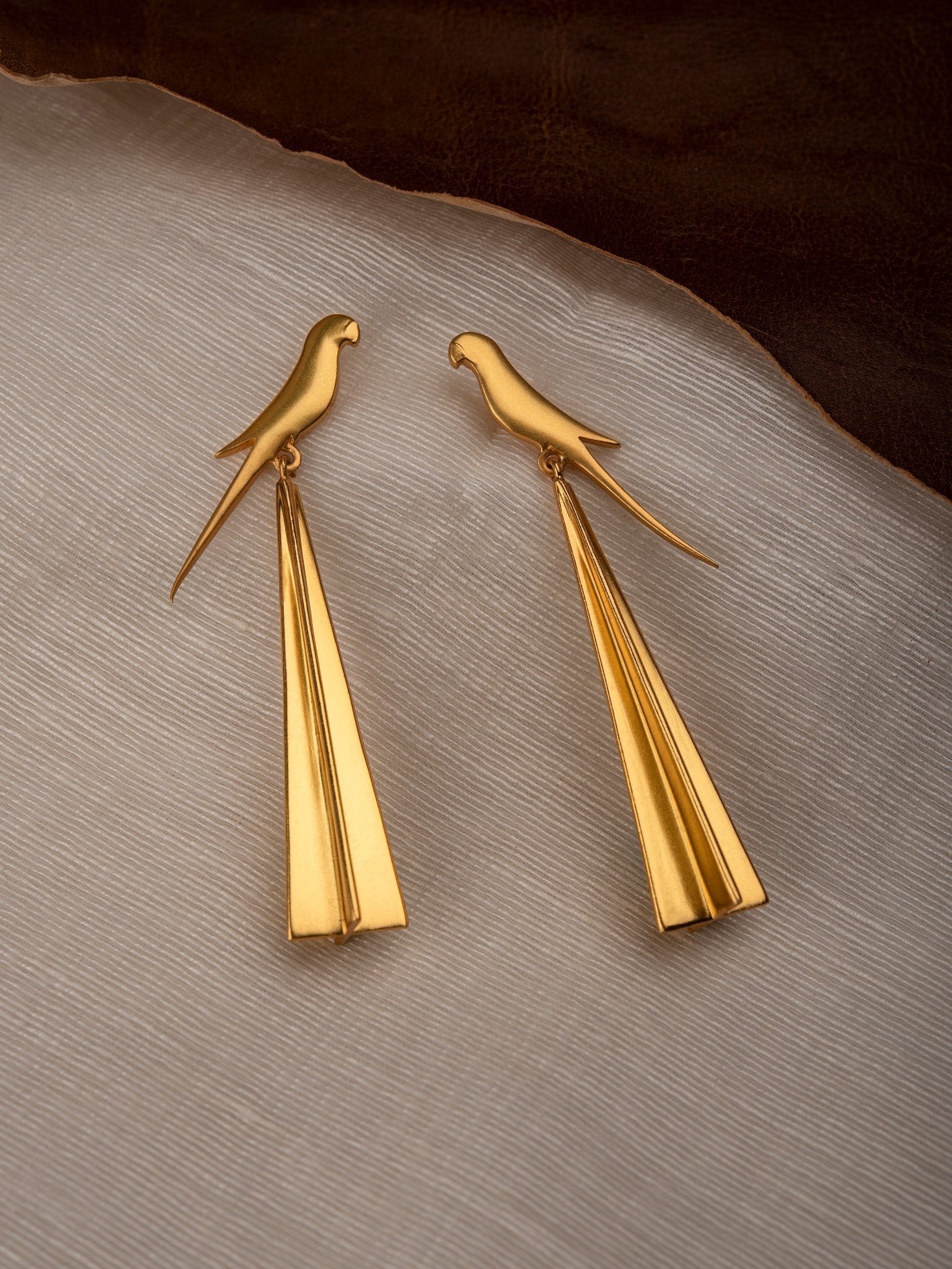 Perched tota Earrings - CiceroniDrop dangling earringRumri