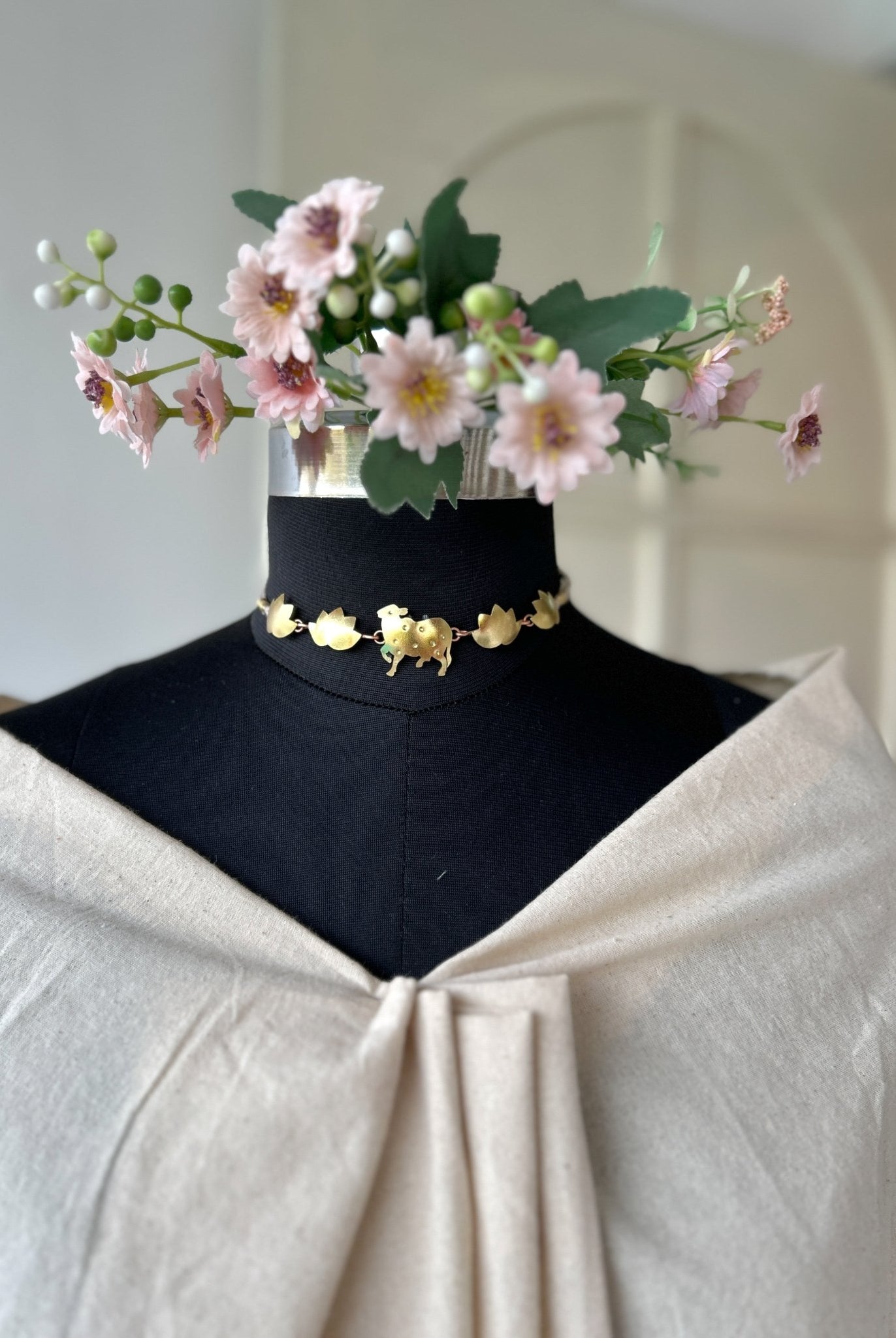 Pichwai Kamal Choker - CiceroniChokerBy Nirjari