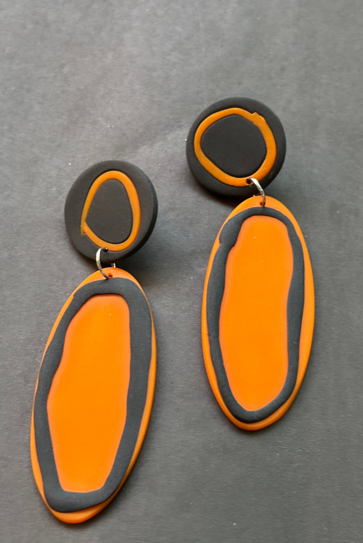 Playful Oval - CiceroniEarringsColoured Ears