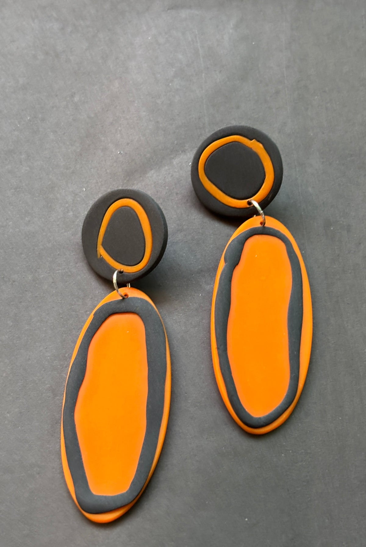 Playful Oval - CiceroniEarringsColoured Ears