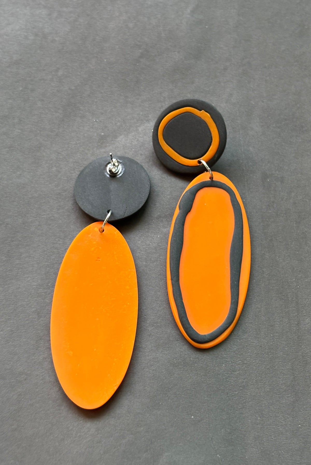 Playful Oval - CiceroniEarringsColoured Ears