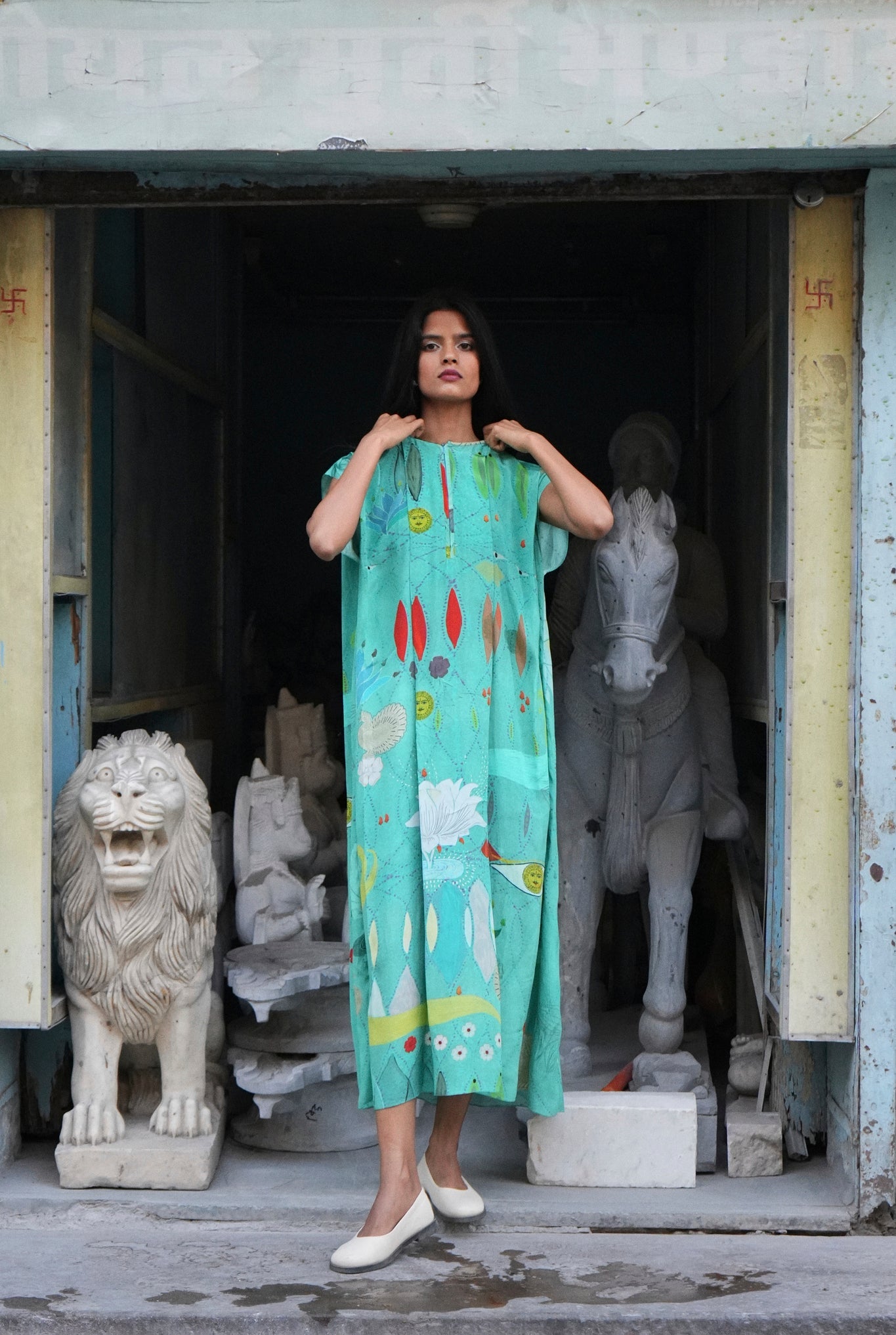 Pleated Crepe Kaftaan In Chetti Green Crepe - CiceroniDressesNIKYTA