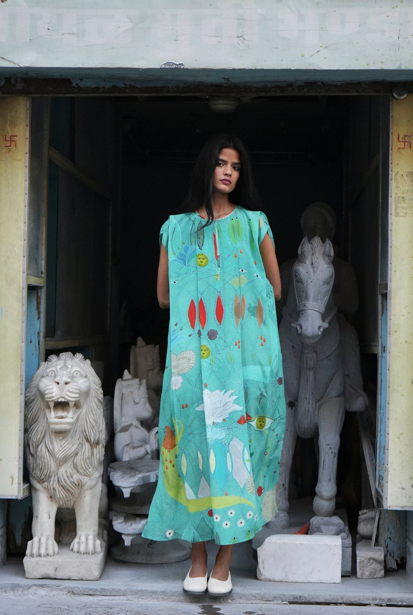 Pleated Crepe Kaftaan In Chetti Green Crepe - CiceroniDressesNIKYTA