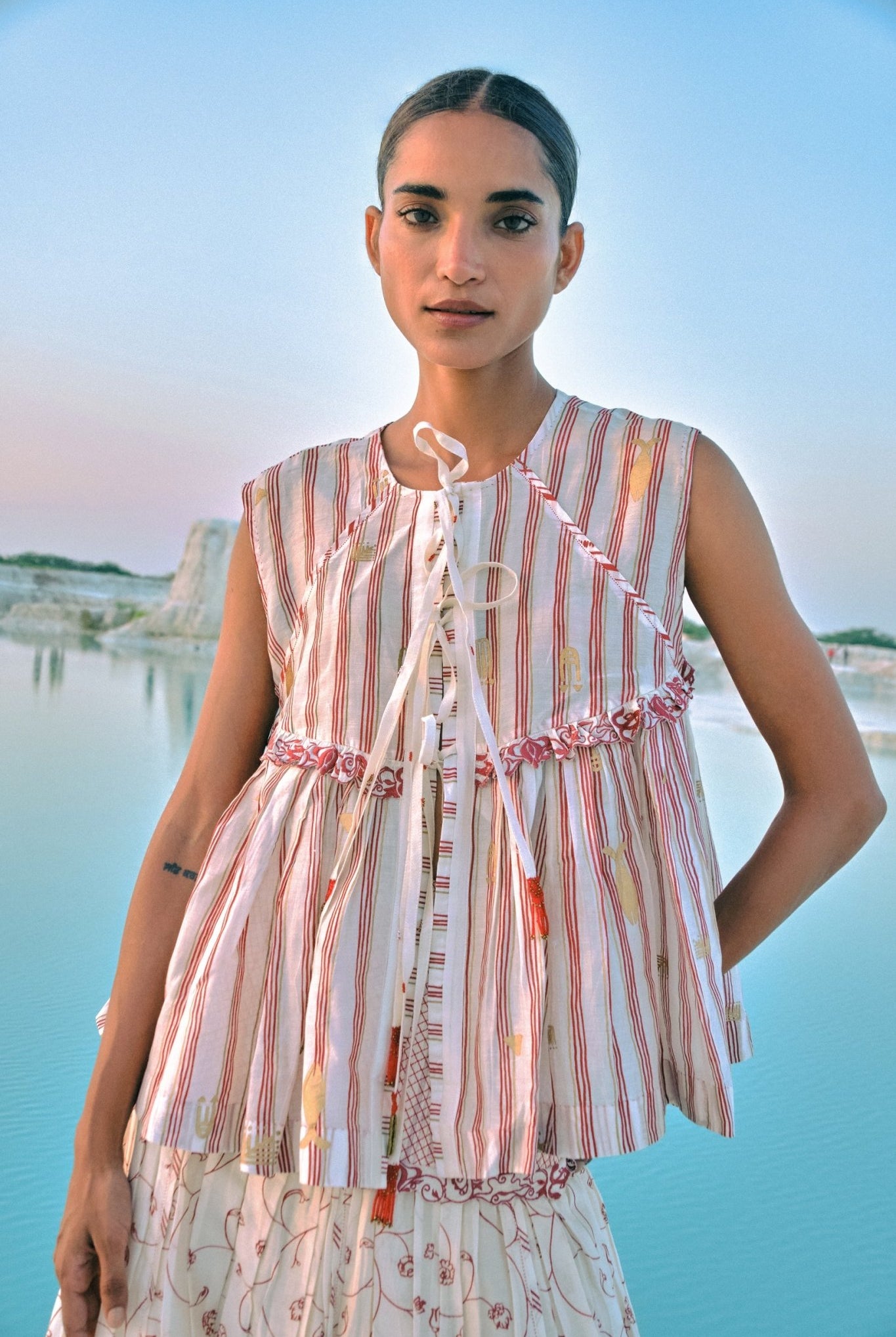 Pwint Tie - up Top - CiceroniTopsAhmev