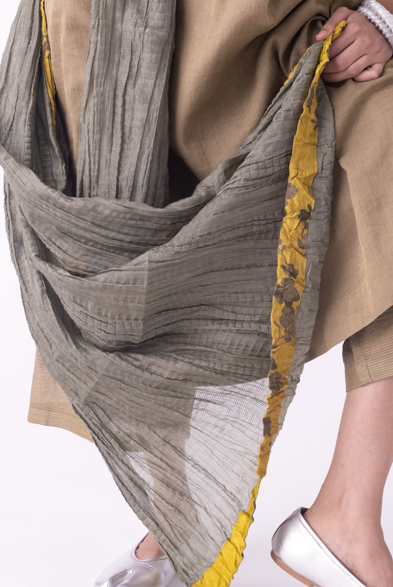Rakta Dupatta - CiceroniDupattaShades of India