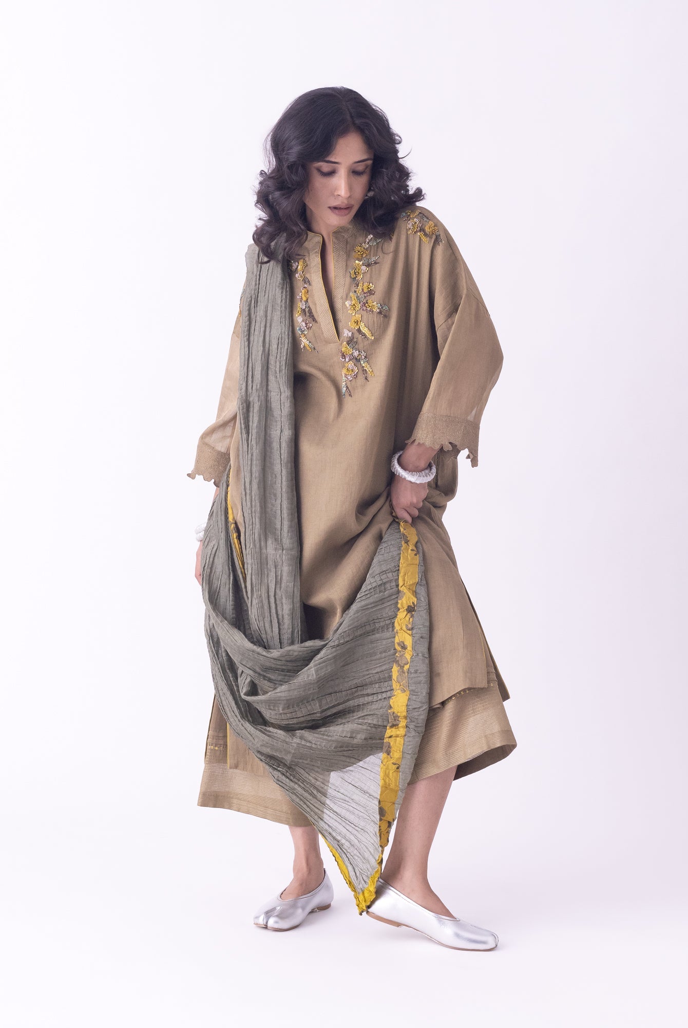 Rakta Dupatta - CiceroniDupattaShades of India