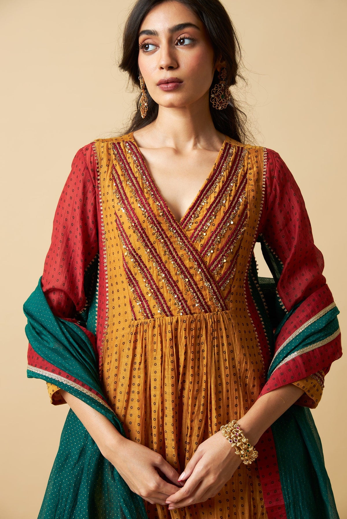 Rang Rasiya Embroidered Kurta Set- Set of 3 - CiceroniKurta Set, Festive WearPants and Pajamas