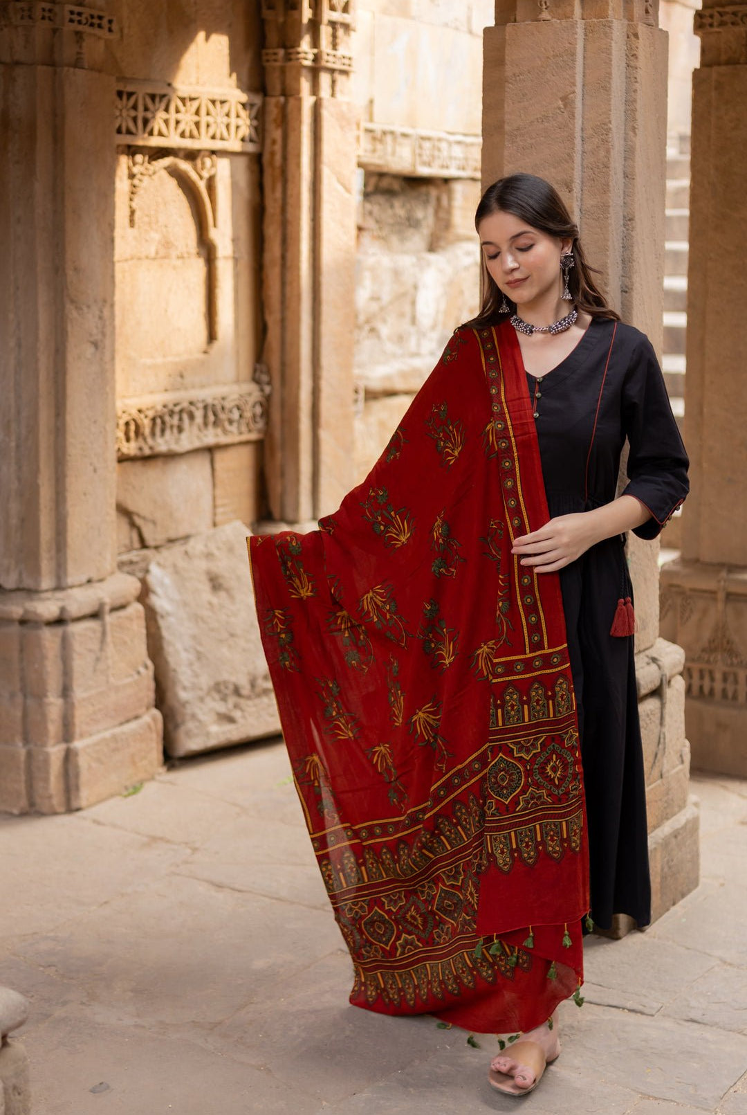 Rann Black Kurta Set with Ajrakh Dupatta - CiceroniKurta Set, Everyday WearMaidaan