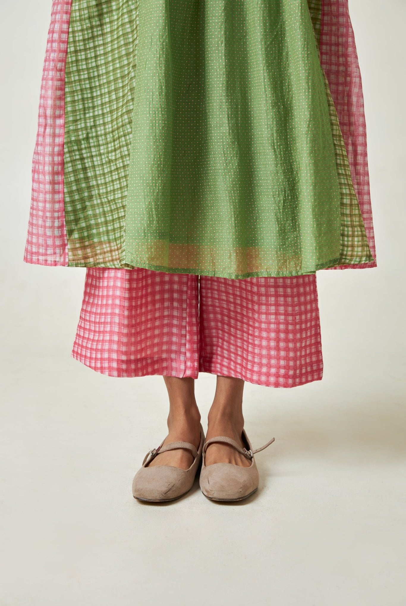 Roseglow Embroidered Kurta Set with Dupatta - CiceroniKurta SetPants and Pajamas