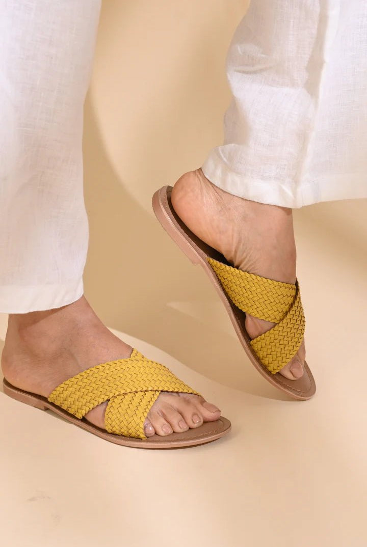 Rovers In Yellow - CiceroniFlatsZanzibar Living