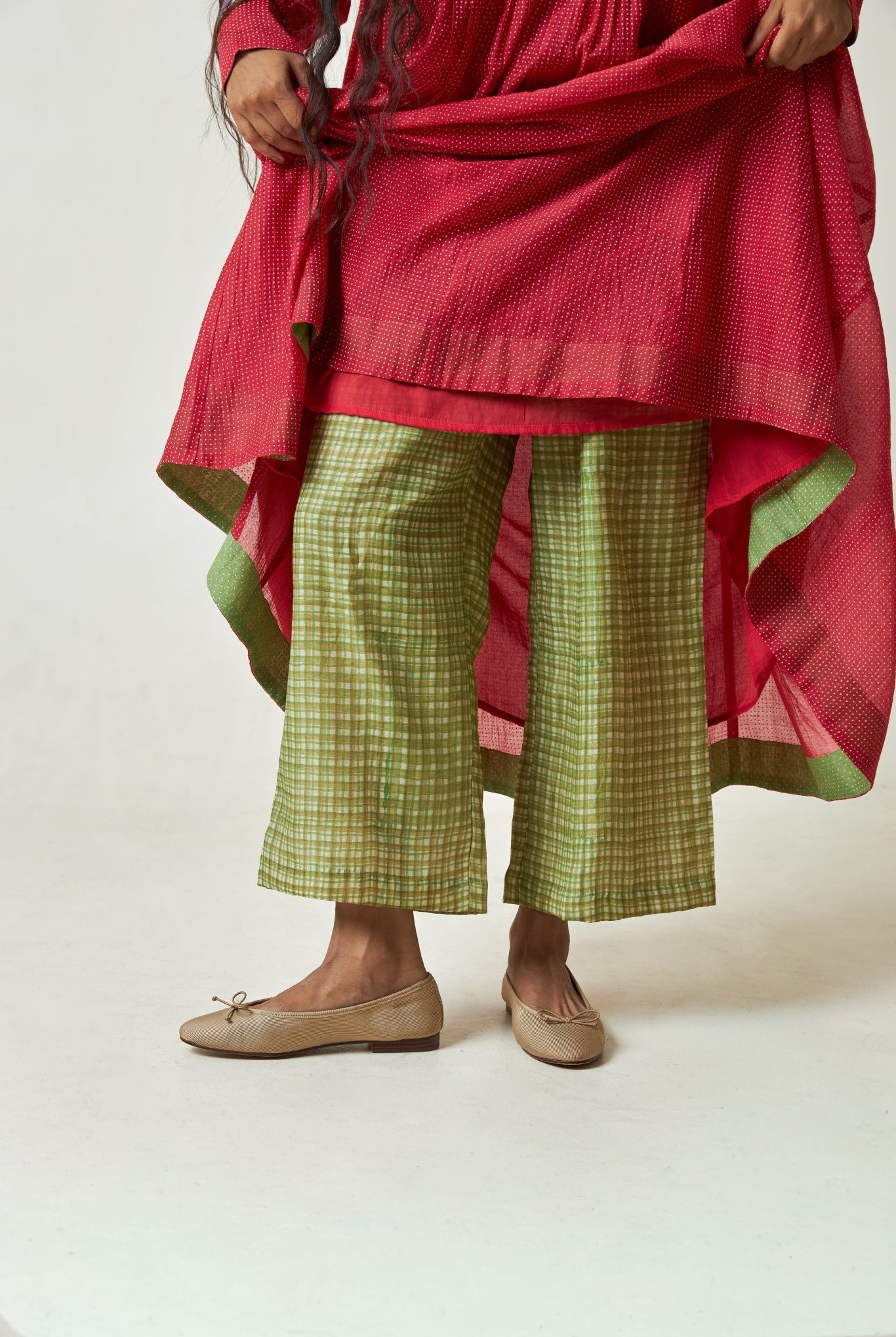 Scarlet Bloom Embroidered Kurta Set - CiceroniKurta SetPants and Pajamas