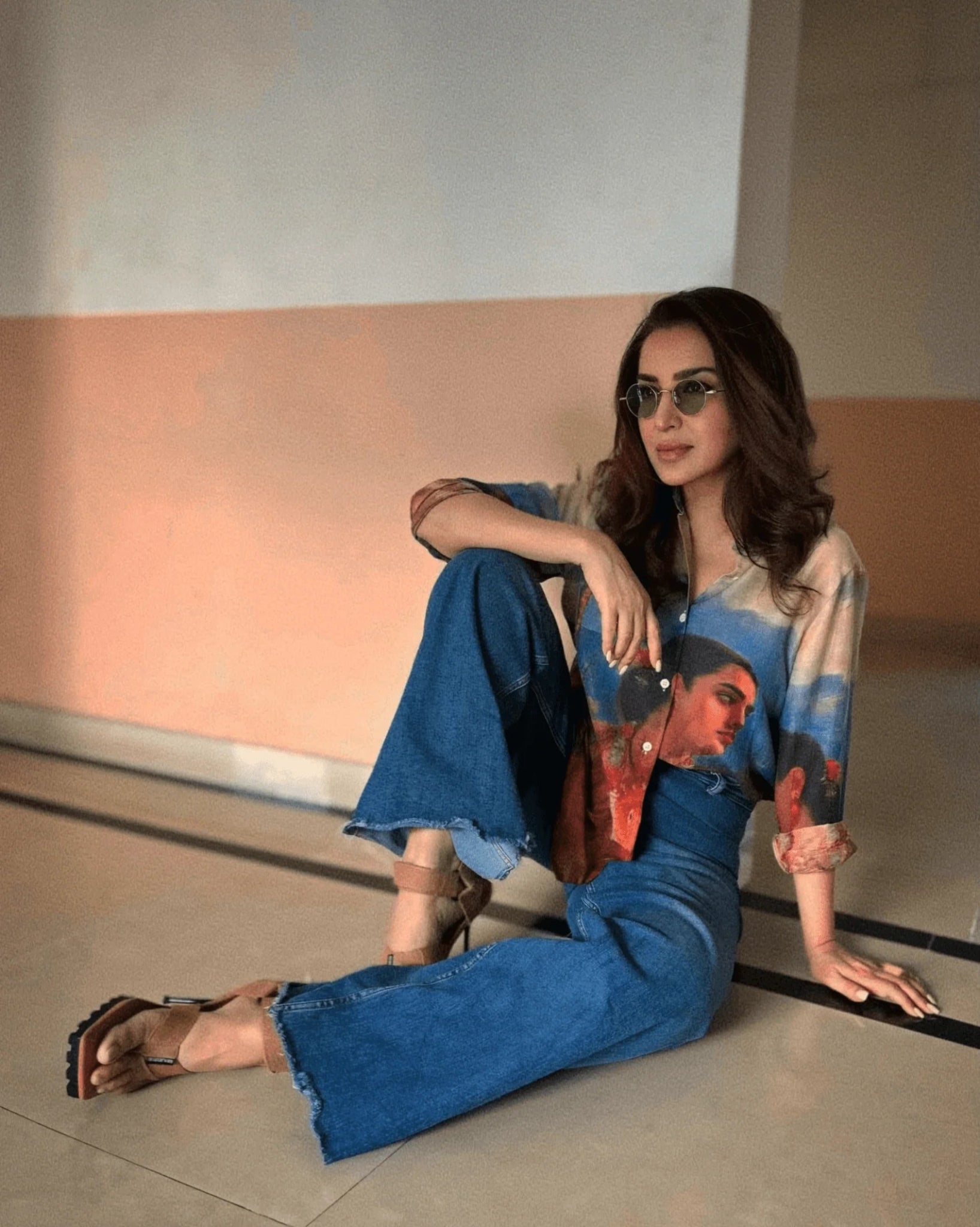 Shakuntala by Raja Ravi Varma - CiceroniUnisex ShirtsNaymish