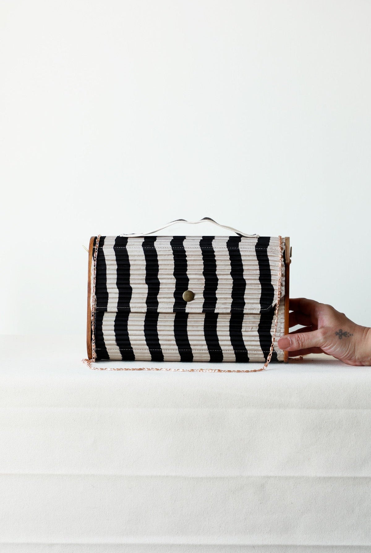 Siden Upcycled Capsule Clutch - CiceroniClutchLukka Chuppi