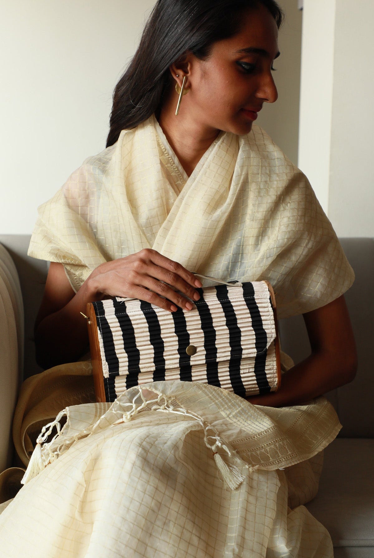 Siden Upcycled Capsule Clutch - CiceroniClutchLukka Chuppi