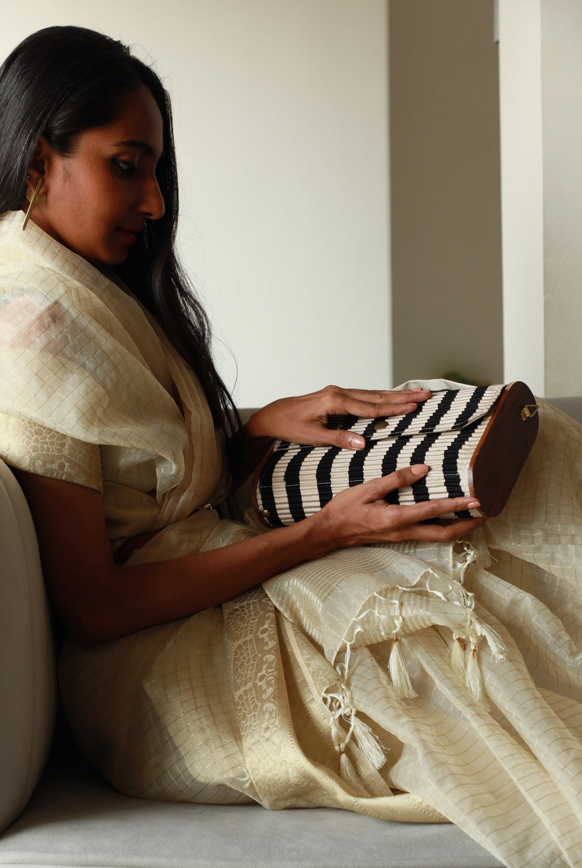 Siden Upcycled Capsule Clutch - CiceroniClutchLukka Chuppi