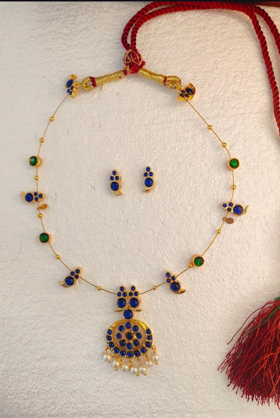 Single Layered Blue Kemp Maanga and Green Stone Necklace - CiceroniNecklace SetAarika