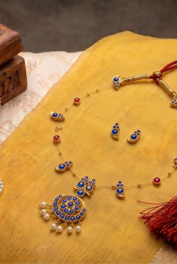 Single Layered Blue Kemp Maanga and Red Stone Necklace - CiceroniNecklace SetAarika