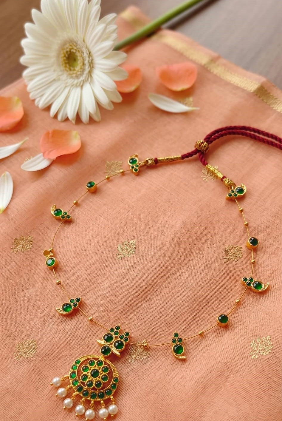 Single Layered Green Kemp Maanga Necklace - CiceroniNecklace SetAarika