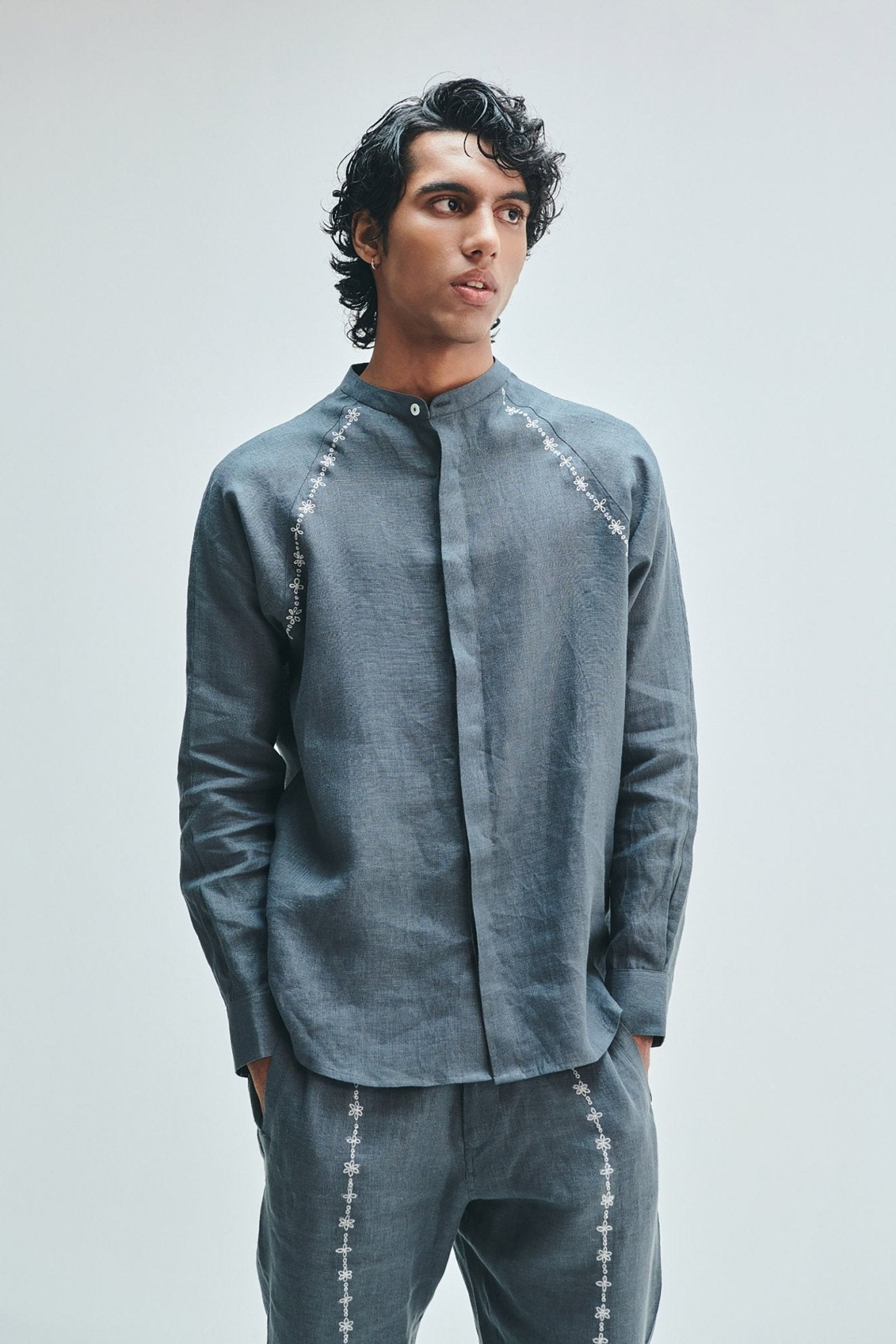 Slate Linen Embroidered Men's Raglan Shirt - CiceroniShirtSaphed