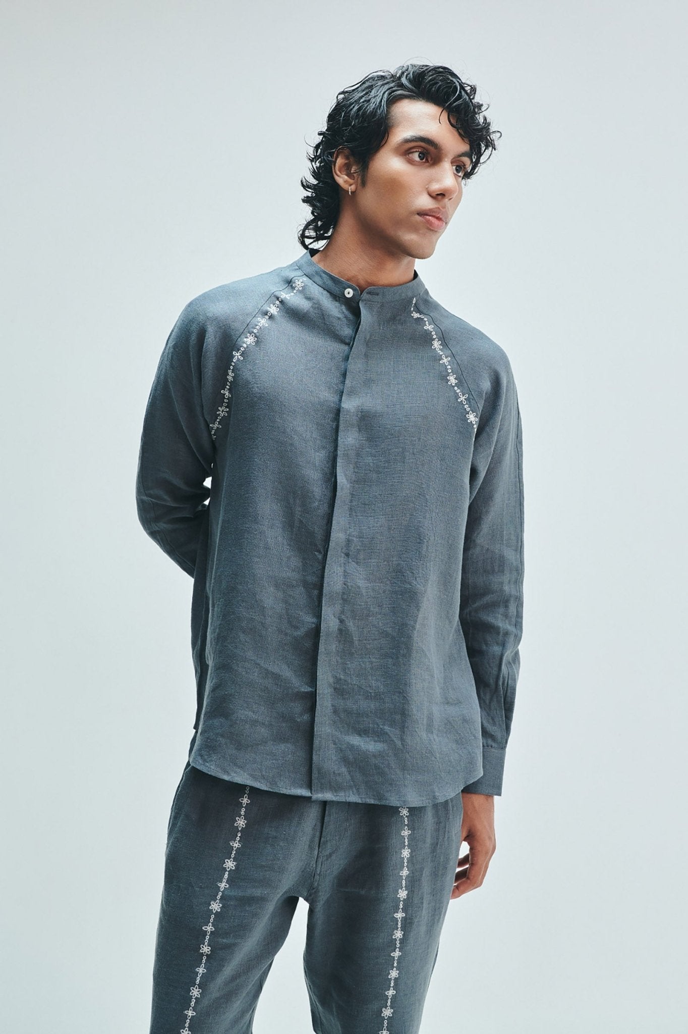 Slate Linen Embroidered Men's Raglan Shirt - CiceroniShirtSaphed