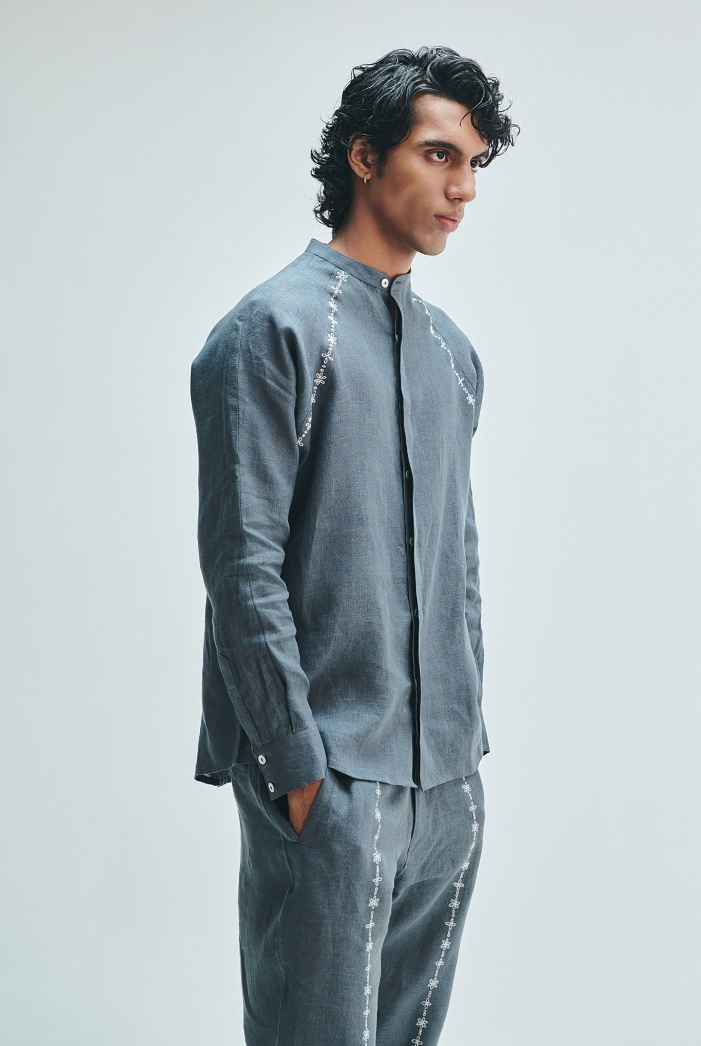 Slate Linen Embroidered Men's Raglan Shirt - CiceroniShirtSaphed