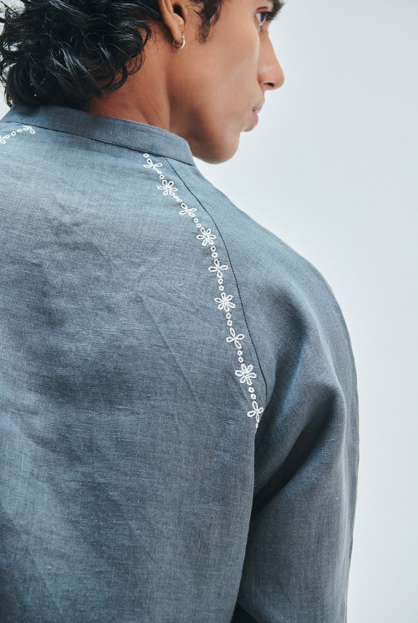 Slate Linen Embroidered Men's Raglan Shirt - CiceroniShirtSaphed