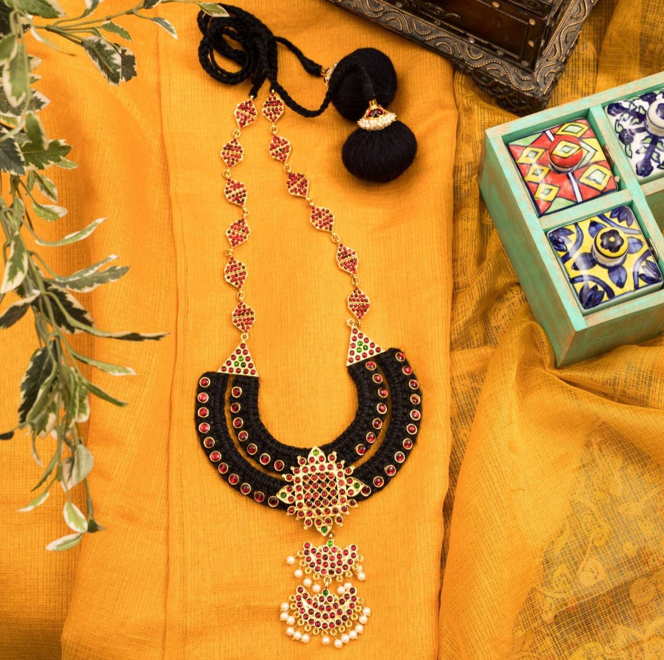 Statement Necklace with Two Layered Pendant - CiceroniNecklaceAarika