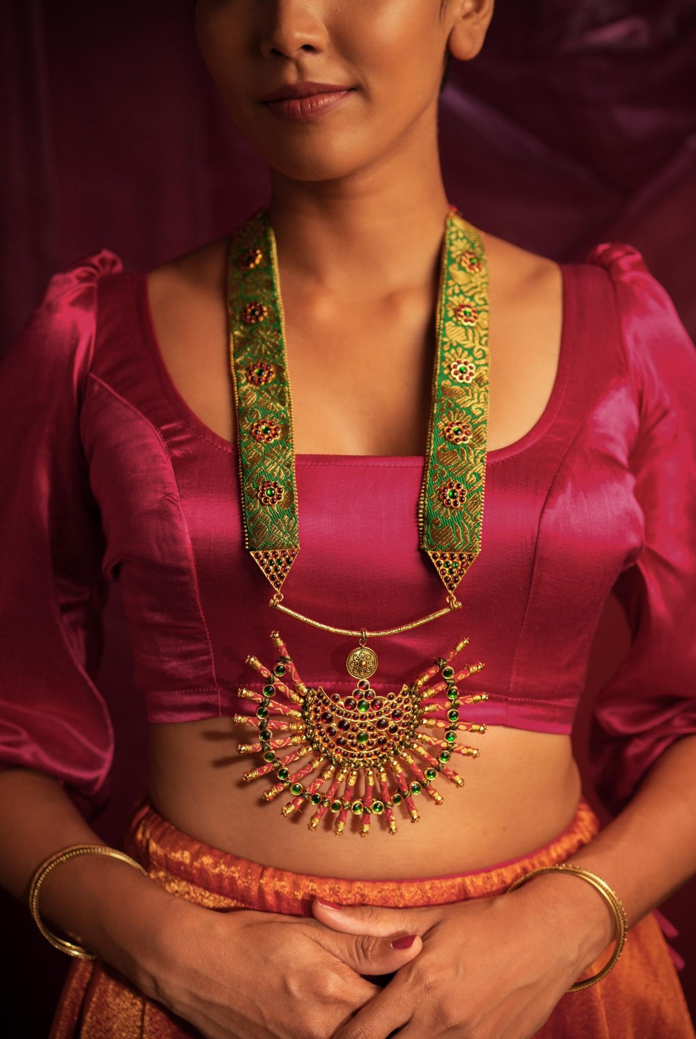 Statement Temple Motif and Brocade Haar - CiceroniNecklaceAarika