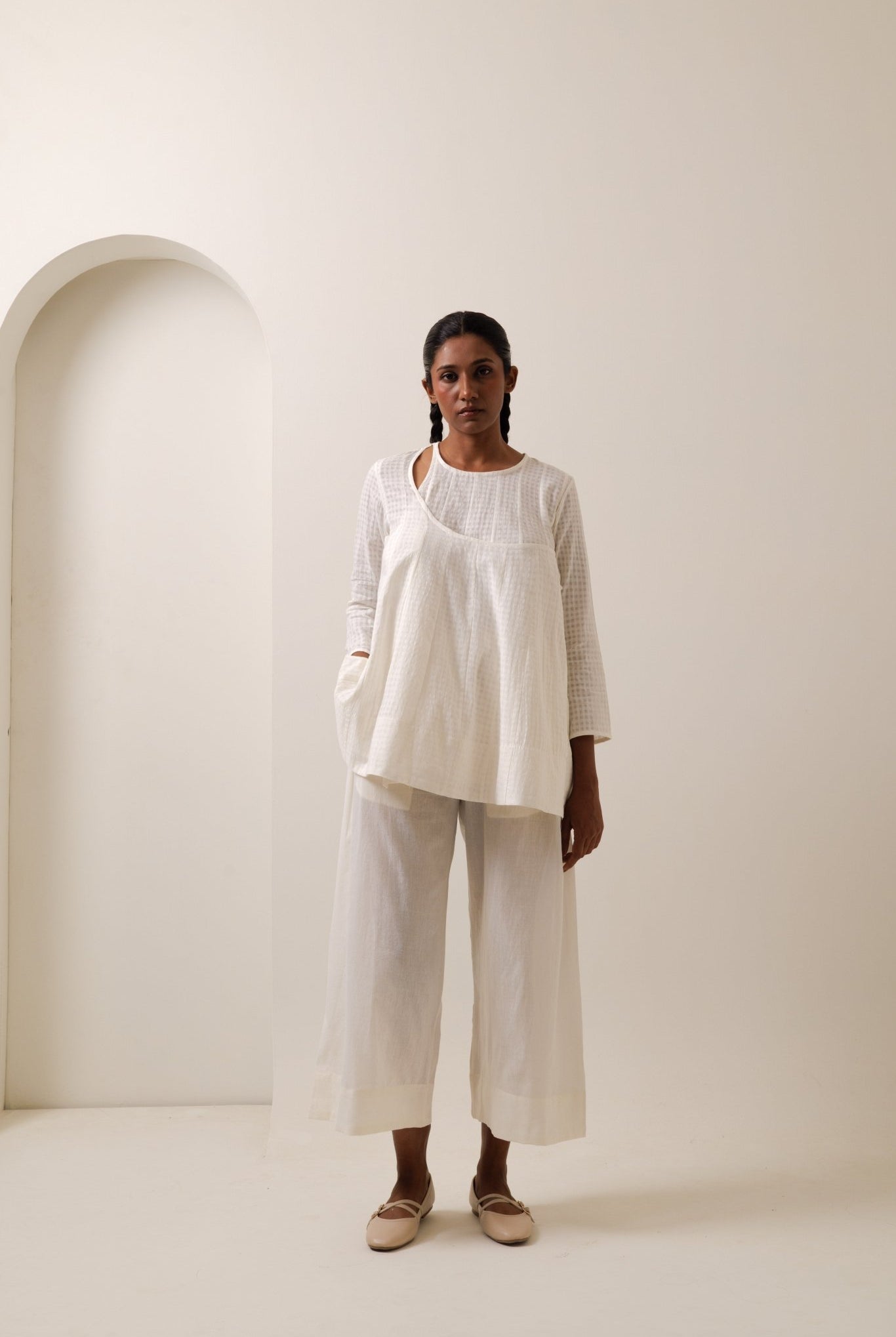 Sthira Set - CiceroniCo - ord SetKajal Agarwal