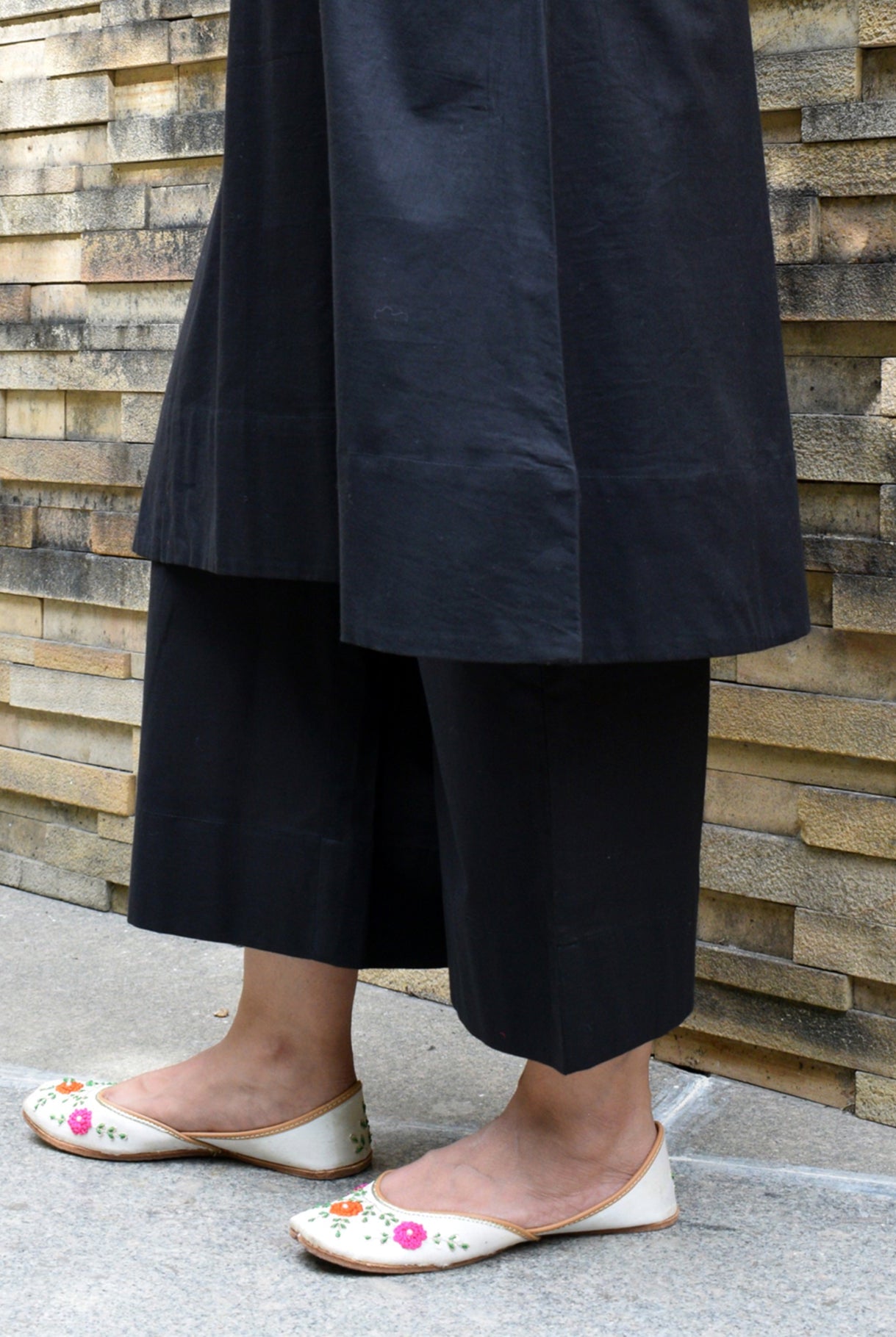 Sunkissed White and Black Basic Pyjama - Set of 2 - CiceroniPantsHouse of Moxa