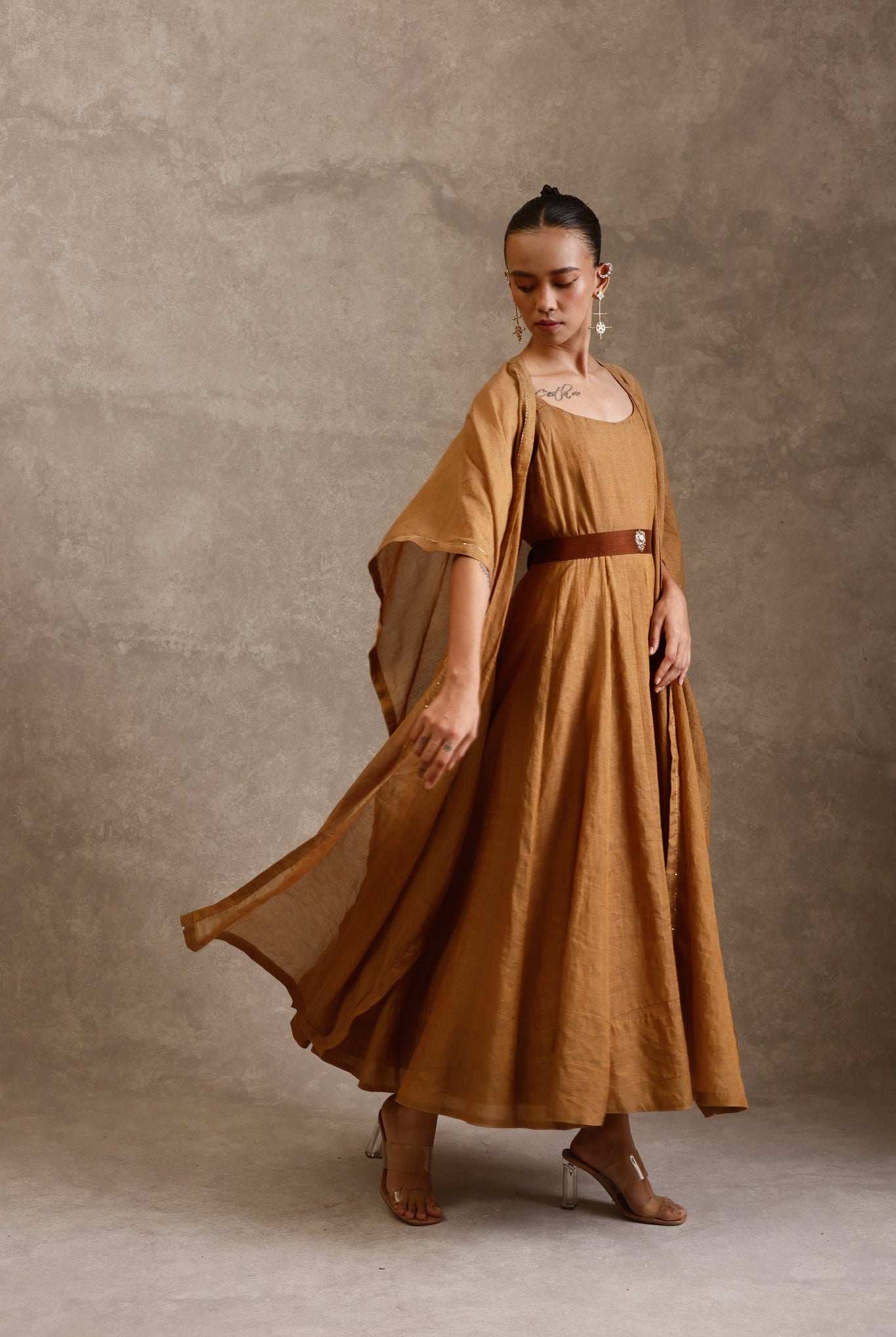 Suvarna - CiceroniDressesChokhi Chorri